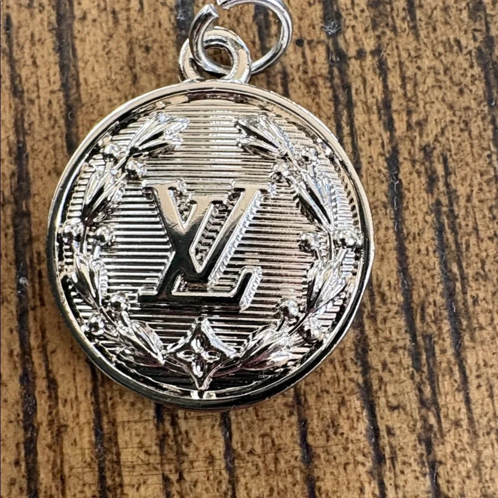 Louis Vuitton Stamped Silver Pendant Used Excellent Condition - Picture 2 of 5